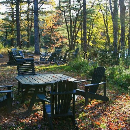 Trout Point Lodge Of Nova Scotia East Kemptville Exterior foto