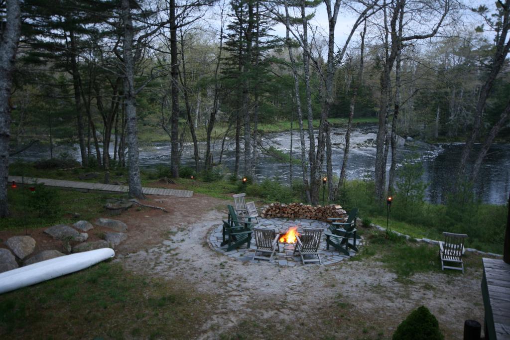 Trout Point Lodge Of Nova Scotia East Kemptville Exterior foto