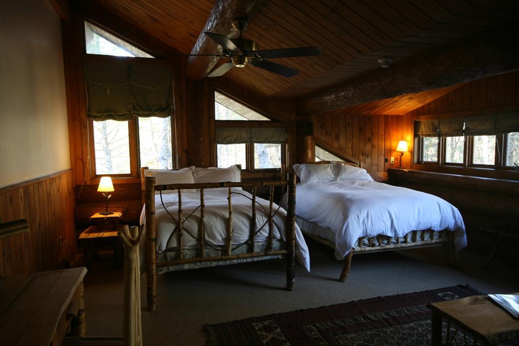 Trout Point Lodge Of Nova Scotia East Kemptville Zimmer foto